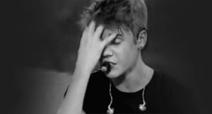 Justin Bieber GIF. Huilen Artiesten Justin bieber Gifs Bieber 