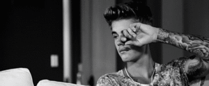 Justin Bieber GIF. Huilen Artiesten Justin bieber Gifs Bieber 