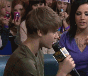 Justin Bieber GIF. Artiesten Justin bieber Gifs Shirtless 