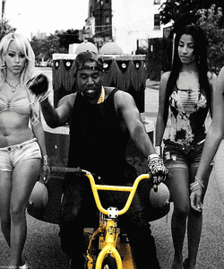 Kanye West GIF. Artiesten Goud Gifs Kanye west Fiets Yeezy 2 chainz Swag Goldie Verjaardag lied 