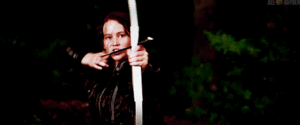 Jennifer Lawrence GIF. The hunger games Omhelzing Gifs Filmsterren Jennifer lawrence Katniss Peeta Josh hutcherson 