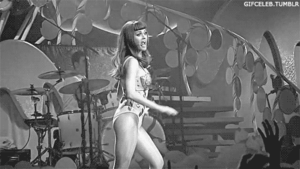 Katy Perry GIF. Video Artiesten Katy perry Gifs Het zingen Muziekvideo Nerd Afgelopen vrijdag nacht Proberen mijn n 