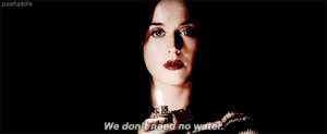 Katy Perry GIF. Simpsons Artiesten Katy perry Omhelzing Gifs Mr brandwonden Brandwonden 