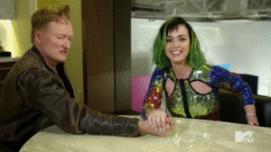Katy Perry GIF. Muziek Artiesten Katy perry Gifs Snoop dogg Ijsje California gurls 