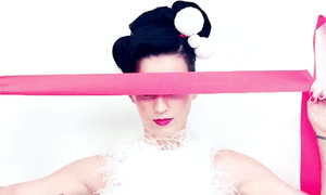 Rihanna GIF. Artiesten Schattig Vrienden Katy perry Rihanna Omhelzing Gifs Omarmen Voel beter De liefde Friens 