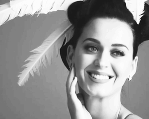 Katy Perry GIF. Muziek Artiesten Sneeuw Katy perry Gifs Vevo Muziekvideo Unconditionally 