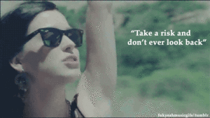 Katy Perry GIF. Bioscoop Artiesten Katy perry Gifs Hipster Muziekvideo Nerdy Slaapkamer Tgif Afgelopen vrijdag nac 