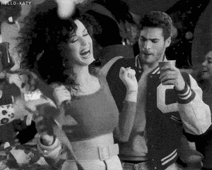 Katy Perry GIF. Muziek Artiesten Sneeuw Katy perry Gifs Vevo Muziekvideo Unconditionally 