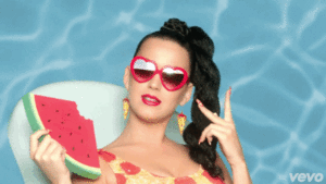 Katy Perry GIF. Muziek Bioscoop Artiesten Vrijdag Katy perry Gifs Teenage dream Rebecca black 