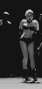 Lady Gaga GIF. Paparazzi Beroemdheden Artiesten Lady gaga Gifs Tanden en kiezen Zwarte lippen Grawl 