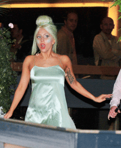 Lady Gaga GIF. Artiesten Lady gaga Gifs Snl Saturday night live 