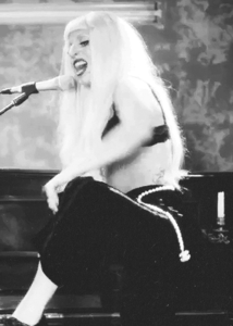 Lady Gaga GIF. Artiesten Lady gaga Gifs Gaga Zo geboren The edge of glory 