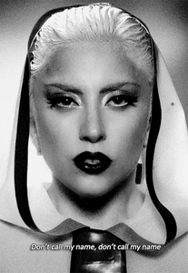 Lady Gaga GIF. Paparazzi Beroemdheden Artiesten Lady gaga Gifs Tanden en kiezen Zwarte lippen Grawl 