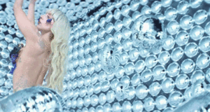 Lady Gaga GIF. Paparazzi Beroemdheden Artiesten Lady gaga Gifs Tanden en kiezen Zwarte lippen Grawl 