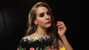 Lana Del Rey GIF. Artiesten Gifs Lana del rey Ophalen Schouderophalend Idk 