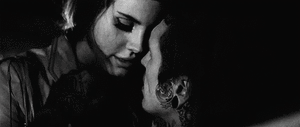 Lana Del Rey GIF. Artiesten Roken Gifs Lana del rey Gelukkig Vrouw Hoog Zwart en wit Born to die 