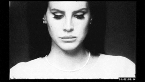 Lana Del Rey GIF. Artiesten Gifs Lana del rey Wijnoogst B &amp;amp; w Zwart en wit Blauw fluweel Lana del rey blauw fl 