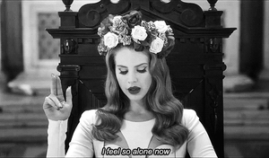 Lana Del Rey GIF. Artiesten Gifs Lana del rey Born to die Zombieespecial1 