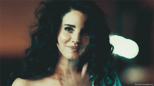 Lana Del Rey GIF. Artiesten Gifs Lana del rey Snl Saturday night live Kristen wiig Weekendupdate 