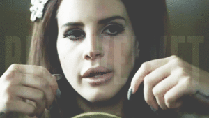 Lana Del Rey GIF. Artiesten Gifs Lana del rey Mislukken Vallend Woestijn 