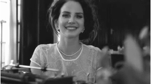 Lana Del Rey GIF. Artiesten Gifs Lana del rey Glimlach Knal Lachend Mooi Zwart en wit 