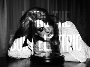Lana Del Rey GIF. Artiesten Gifs Lana del rey Snl Saturday night live Kristen wiig Weekendupdate 