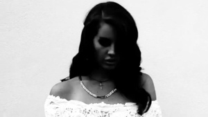 Lana Del Rey GIF. Artiesten Gifs Lana del rey Snl Saturday night live Kristen wiig Weekendupdate 