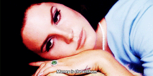 Lana Del Rey GIF. Beroemdheden Artiesten Gifs Lana del rey Vrouw Frons Verdrietig Teleurgesteld Alsjeblieft Steenbol 