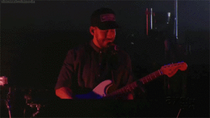 Linkin Park GIF. Artiesten Linkin park Gifs Chester bennington 