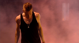 Macklemore GIF. Artiesten Humor Gifs Macklemore Pyjama Thrift shop Onesie 
