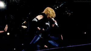 Madonna GIF. Artiesten Madonna Gifs De look Me against the music 