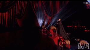 Madonna GIF. Artiesten Madonna Gifs Het zingen Hair flip 