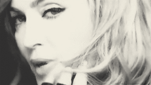 Madonna GIF. Artiesten Roken Madonna Gifs Glimlachen Brunette Sigaar Letterman 