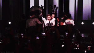 Madonna GIF. Artiesten Madonna Zonnebril Gifs &amp;#39;80 Zwart en wit Fotoshoot 