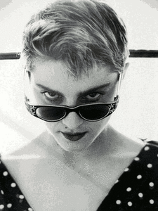 Madonna GIF. Artiesten Madonna Gifs 90s Truth or dare 1990 Blonde ambitie 