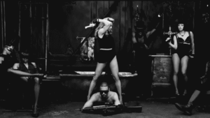 Madonna GIF. Artiesten Madonna Gifs De look Me against the music 