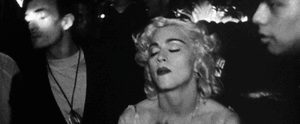 Madonna GIF. Artiesten Madonna Gifs 90s Truth or dare 1990 Blonde ambitie 