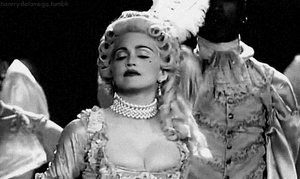 Madonna GIF. Artiesten Vogue Madonna Gifs 90s Kostuums Blonde ambitie 