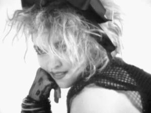 Madonna GIF. Artiesten Madonna Zonnebril Gifs Zwart en wit Material girl 