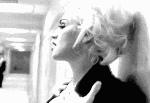 Madonna GIF. Artiesten Ringen Madonna Gifs Fist bump 