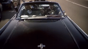 Maroon 5 GIF. Artiesten Gifs Adam levine Maroon 5 Bloedig Muziekvideo Animals 