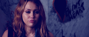 Miley Cyrus GIF. Artiesten Miley cyrus Gifs Wrecking ball 