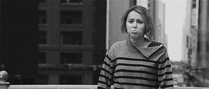 Miley Cyrus GIF. Muziek Artiesten Miley cyrus Gifs Miley Wrecking ball 