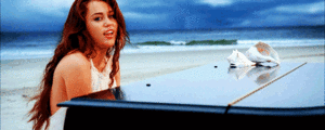 Miley Cyrus GIF. Artiesten Miley cyrus Liam Punt Gifs Miley Cyrus Hanna montana 