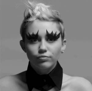 Miley Cyrus GIF. Artiesten Miley cyrus Gifs Wat Idgaf I dont care Idc Who cares 