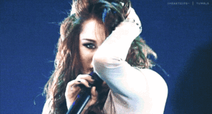 Miley Cyrus GIF. Artiesten Miley cyrus Gifs Vmas Vma 2013 Video music awards Video music awards 2013 