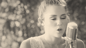 Miley Cyrus GIF. Bedelen Artiesten Hannah montana Miley cyrus Gifs Glimlach Alsjeblieft Pleiten 
