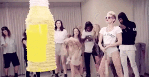 Miley Cyrus GIF. Artiesten Miley cyrus Gifs We cant stop 