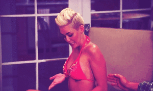 Miley Cyrus GIF. Artiesten Miley cyrus Gifs 2013 Gelukkig Snl Saturday night live Ochtendshow Mornin miami 