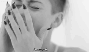 Miley Cyrus GIF. Artiesten Miley cyrus Gifs We cant stop 